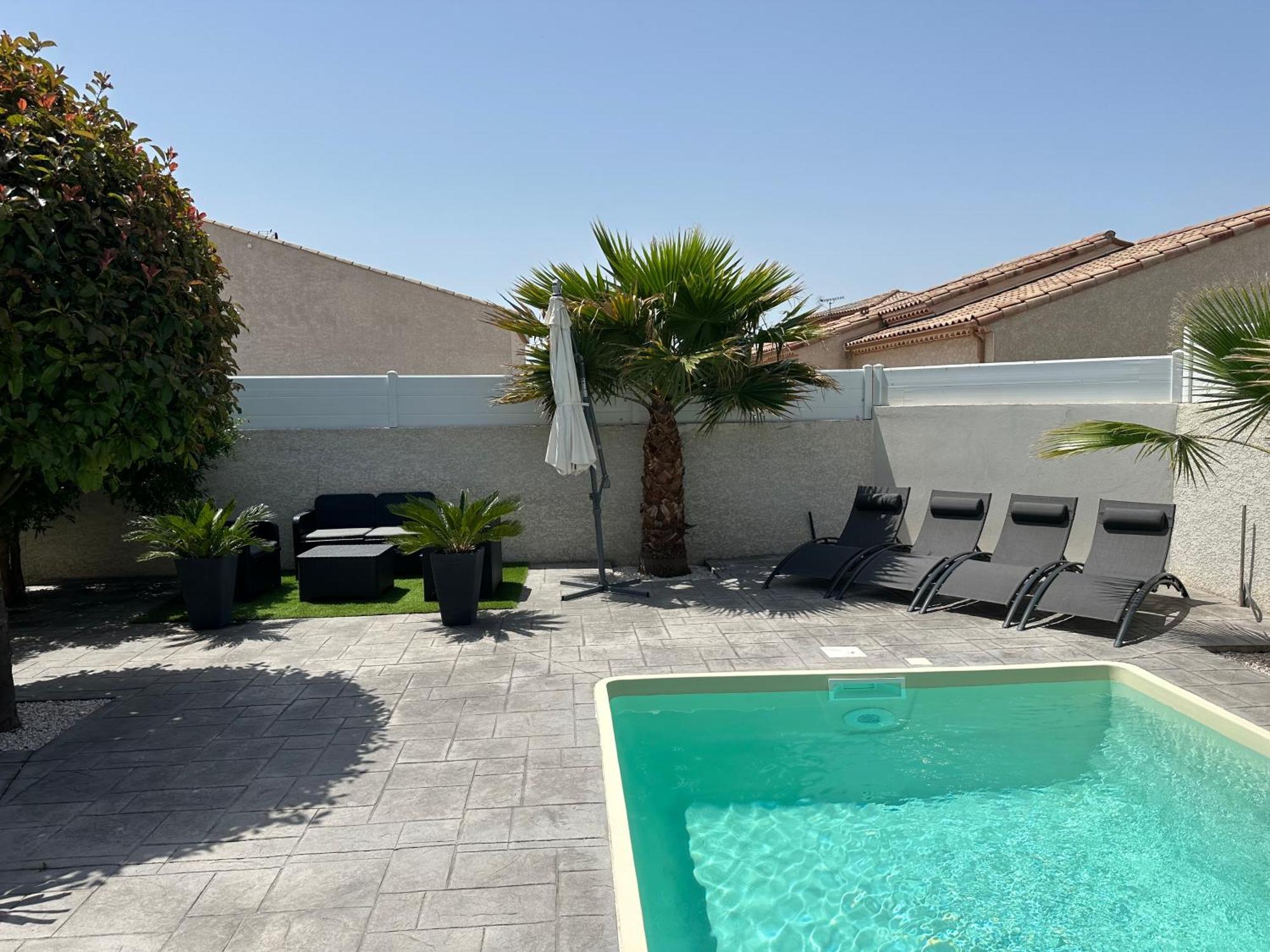 Villa Piscine De La Garrigue Florensac Bagian luar foto